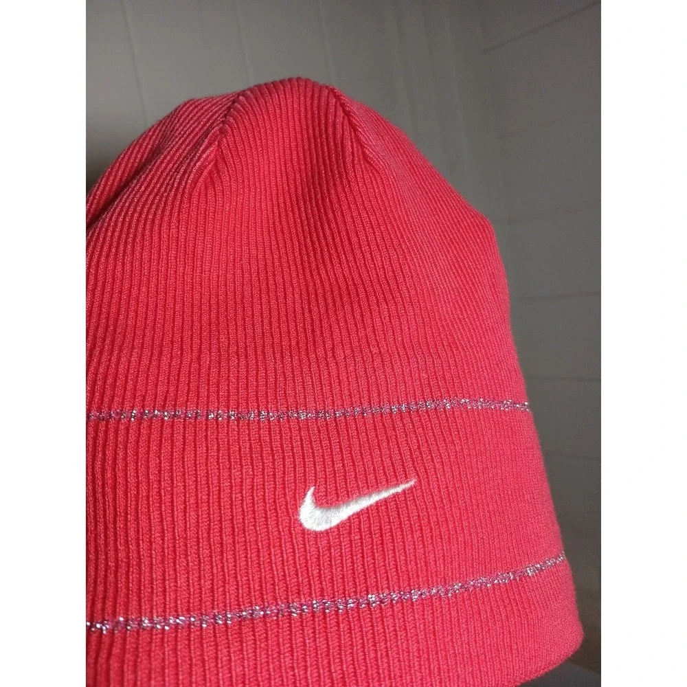 New - Nike Therma-Fit Beanie Girl's Youth Pink Silver Winter Hat‎ Running Cap